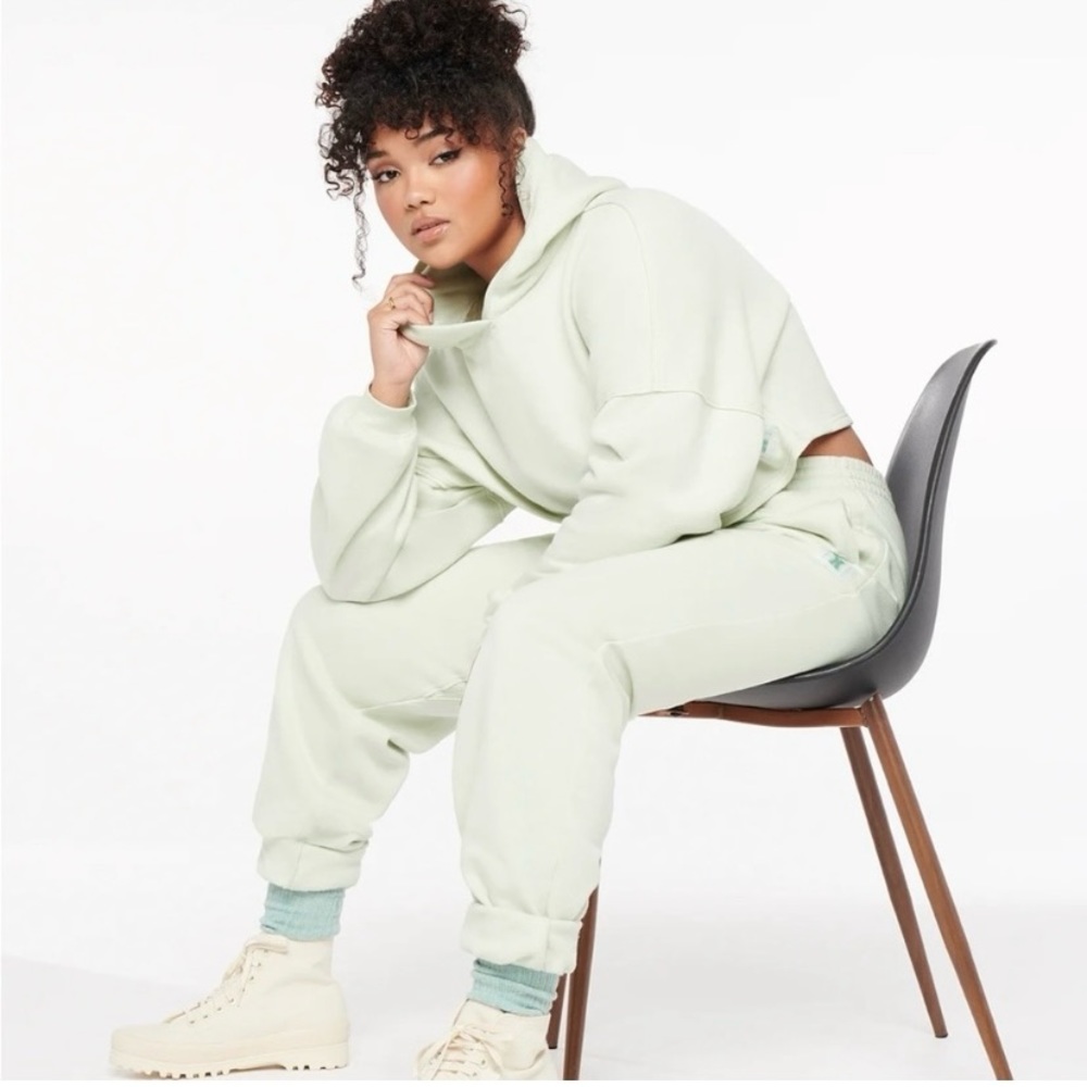 Fenty Savage Mint Sweatpants & Sweatshirt Set